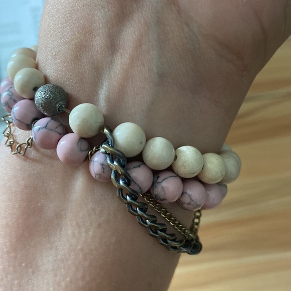 Pink and Off-White beaded chain bracelet set - Picture 4 of 4